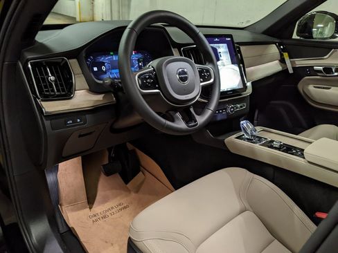 New 2026 Volvo XC90 T8 Plus image 8