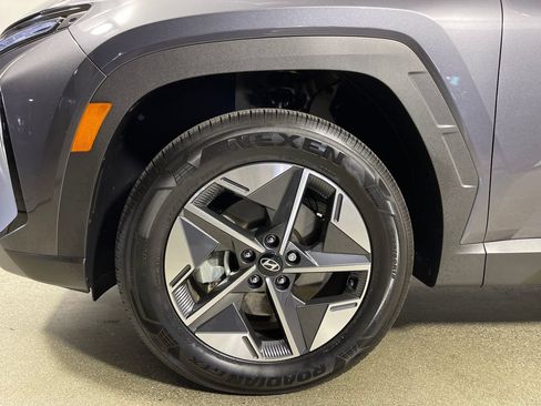 Certified 2025 Hyundai Tucson SEL AWD/4WD image 11