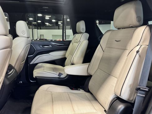 Used 2022 Cadillac Escalade Sport w/ Touring Package AWD/4WD image 26