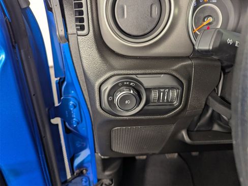 Used 2021 Jeep Wrangler Unlimited Sport image 17