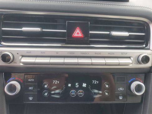 Used 2025 Genesis G70 2.5T w/ Sport Prestige Package image 22