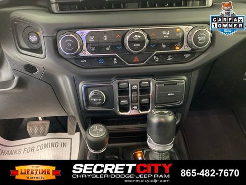 Used 2024 Jeep Wrangler High Altitude AWD/4WD image 23