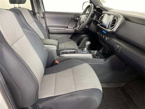 Used 2023 Toyota Tacoma TRD Sport image 11