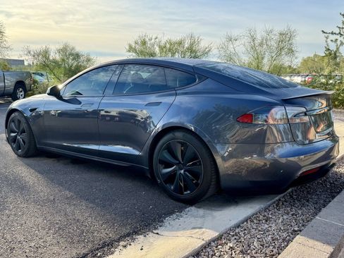 Used 2021 Tesla Model S Plaid image 5