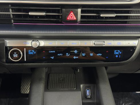 Used 2024 Hyundai Ioniq 6 SEL image 27