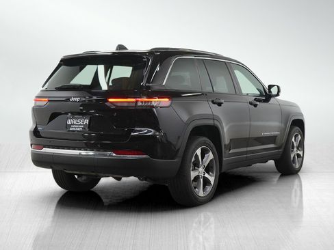 Used 2023 Jeep Grand Cherokee 4WD 4xe image 5