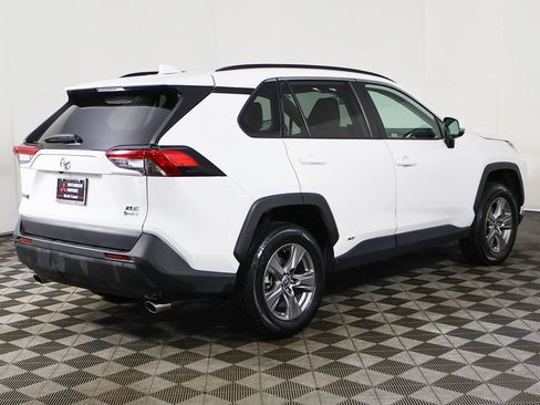Used 2025 Toyota RAV4 XLE AWD/4WD image 8