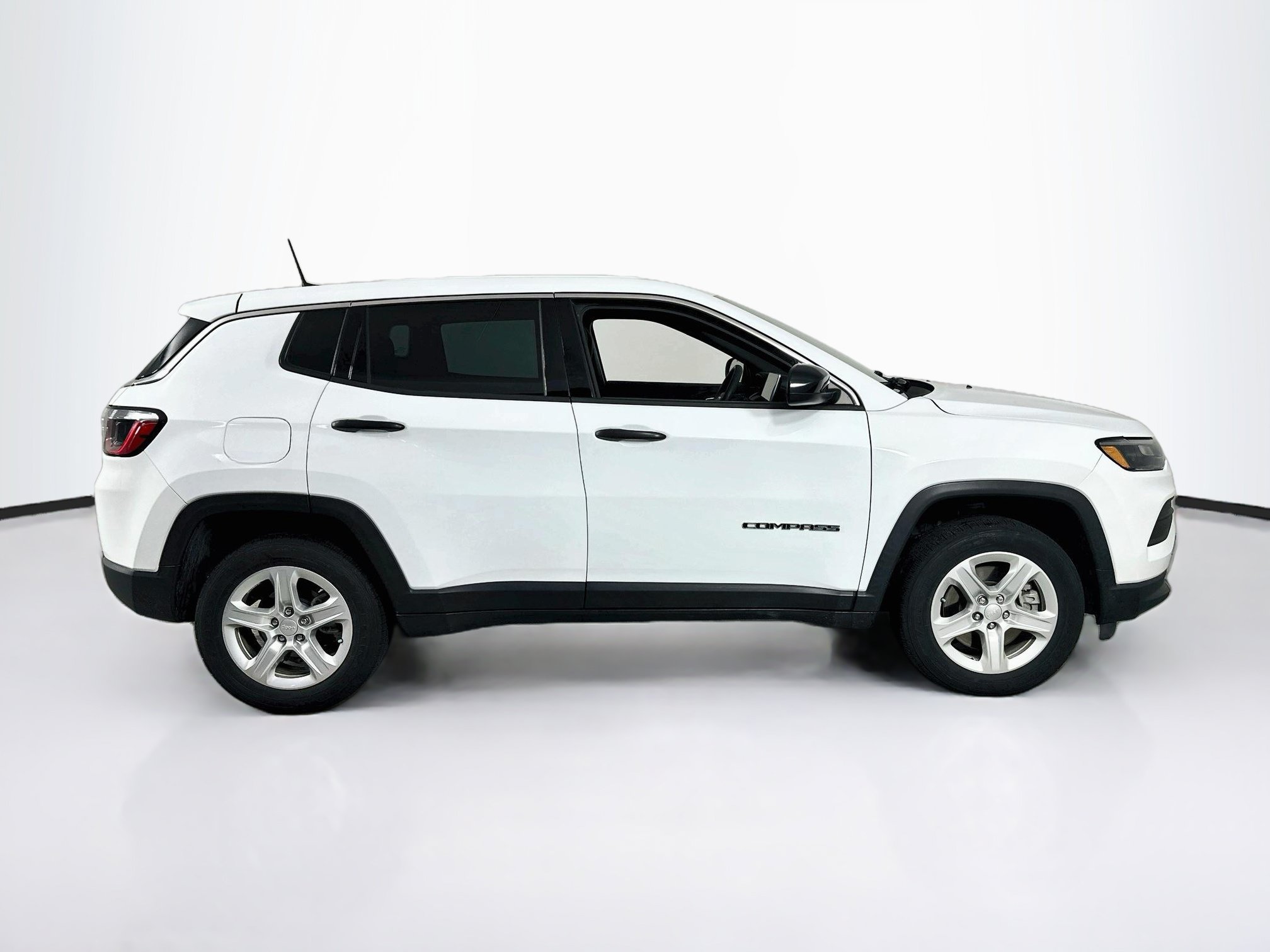 Used 2023 Jeep Compass Sport AWD/4WD image 4