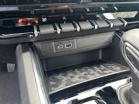 New 2025 GMC Canyon Elevation w/ Convenience Package image 15