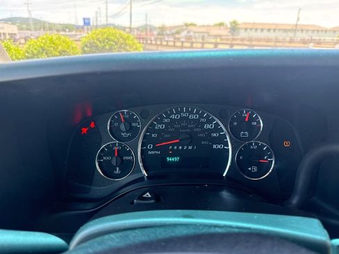Used 2020 Chevrolet Express 2500 w/ Driver Convenience Package RWD image 20