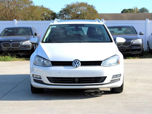 Used 2015 Volkswagen Golf SEL image 2