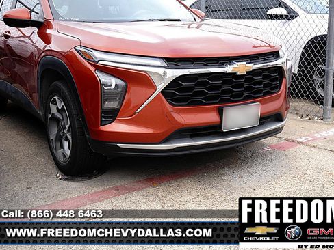 Certified 2024 Chevrolet Trax LT FWD image 7