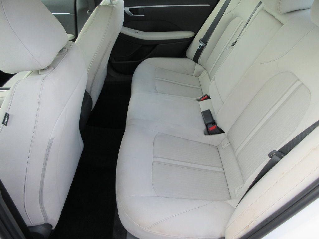 Used 2025 Hyundai Sonata SEL FWD image 12