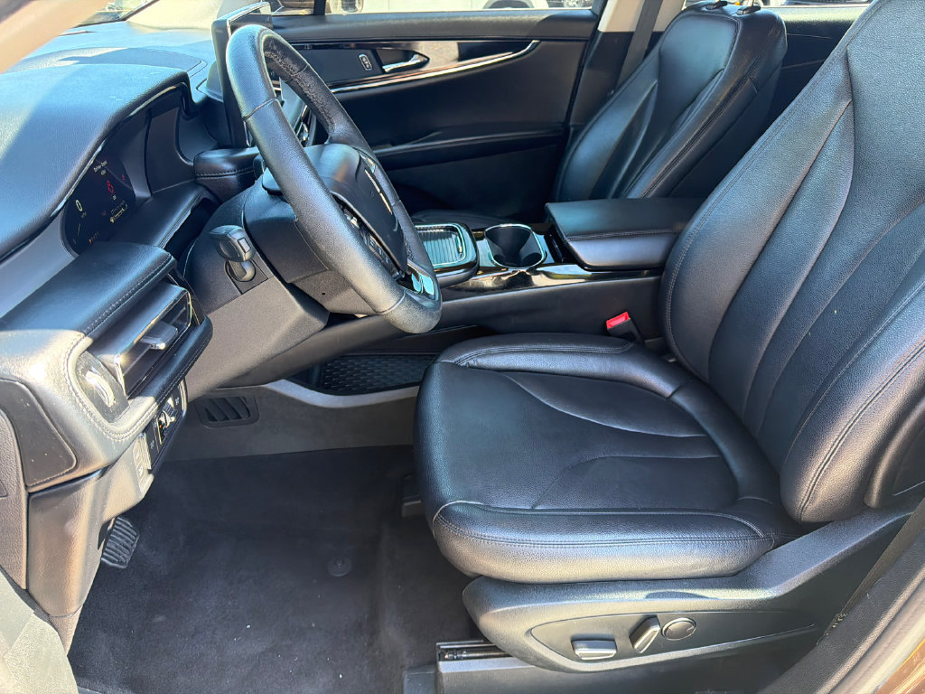 Used 2022 Lincoln Nautilus FWD image 9