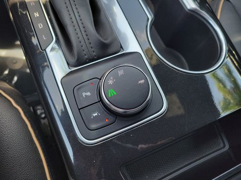 Used 2021 Chevrolet Blazer Premier w/ Driver Confidence II Package FWD image 28