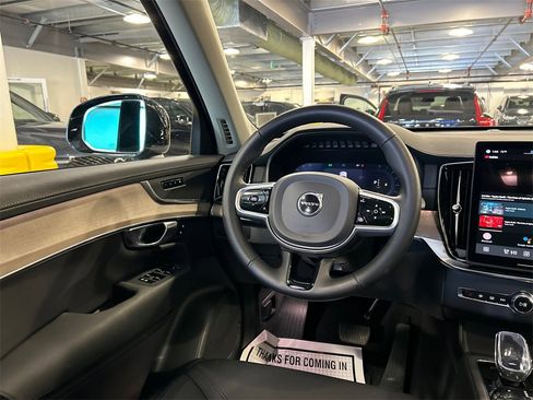 Certified 2025 Volvo XC90 B6 Plus image 23