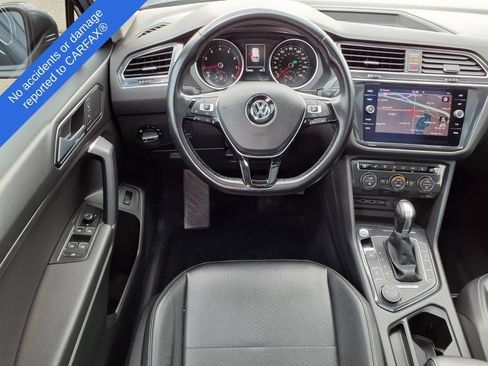 Used 2018 Volkswagen Tiguan SEL AWD/4WD image 15