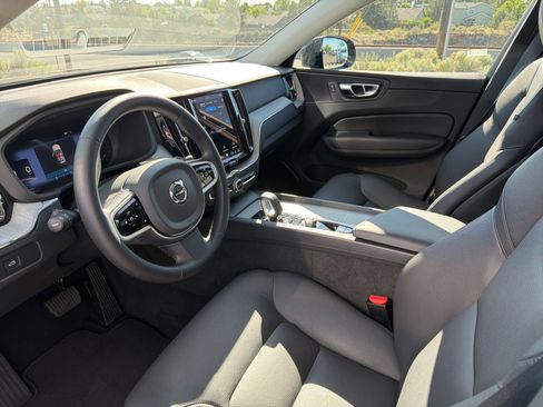 Used 2025 Volvo XC60 B5 Plus AWD/4WD image 20