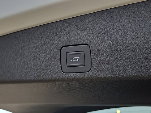 Certified 2025 Buick Encore GX Avenir w/ Avenir Technology Package FWD image 30