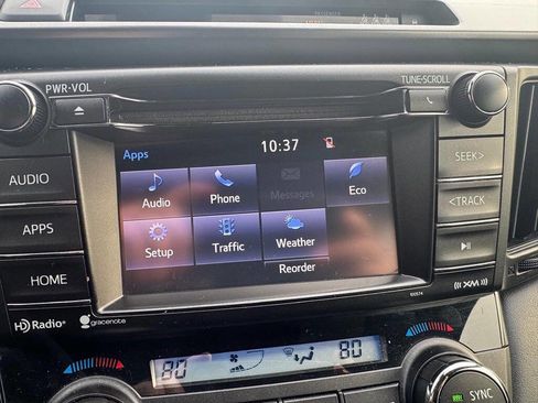 Used 2018 Toyota RAV4 SE image 21