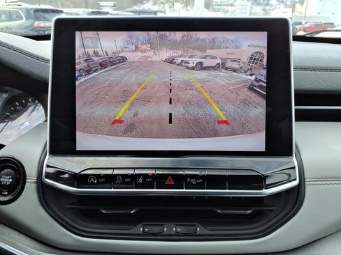 Certified 2023 Jeep Compass Limited w/ Sun and Sound Group image 13