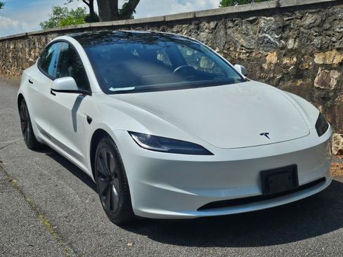 Used 2024 Tesla Model 3 RWD image 12