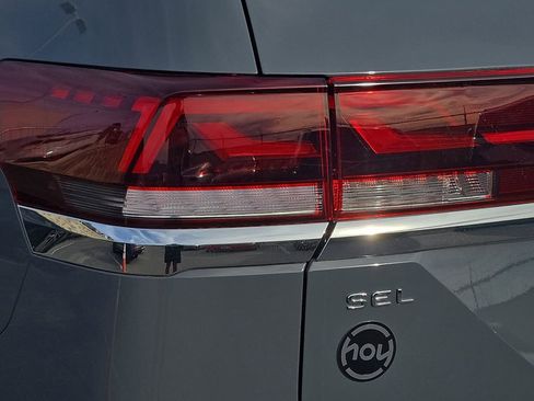 New 2026 Volkswagen Atlas SEL Premium R-Line AWD/4WD image 9