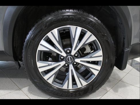 Used 2023 Nissan Rogue SV w/ SV Premium Package AWD/4WD image 12