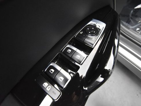 Used 2025 Kia K5 GT-Line w/ GT-Line Premium Package image 13