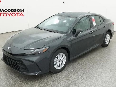 New 2026 Toyota Camry LE image 1