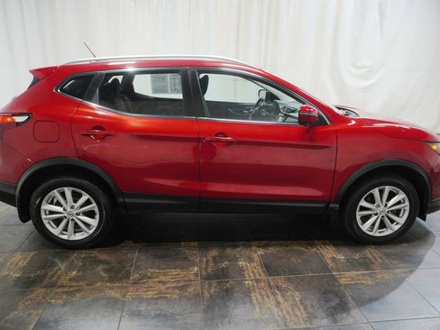 Used 2017 Nissan Rogue Sport SV w/ SV Premium Package AWD/4WD image 4