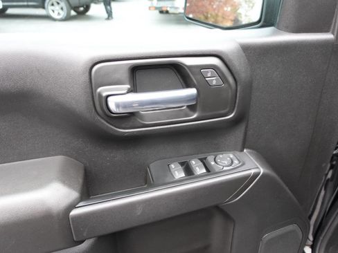 Used 2023 Chevrolet Silverado 1500 Custom image 15