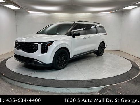 Used 2025 Kia Carnival SX Prestige image 1