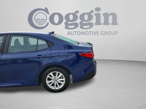 Used 2025 Toyota Camry LE FWD image 35