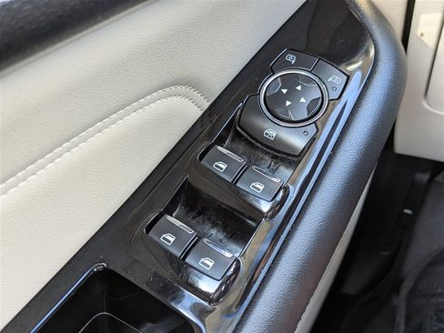 Used 2016 Ford Edge Titanium w/ Technology Package image 26