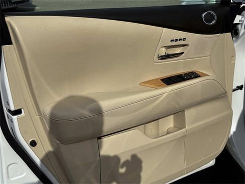 Used 2015 Lexus RX 450h FWD image 17