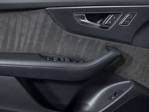 Used 2022 Audi RS Q8 AWD/4WD image 29