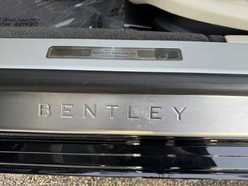 Used 2022 Bentley Flying Spur W12 image 26