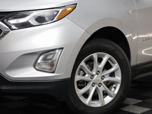 Used 2019 Chevrolet Equinox LT image 3