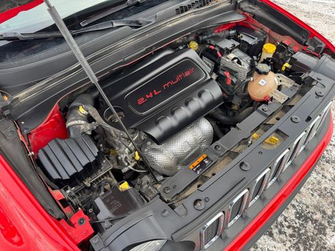 Used 2016 Jeep Renegade Latitude image 24