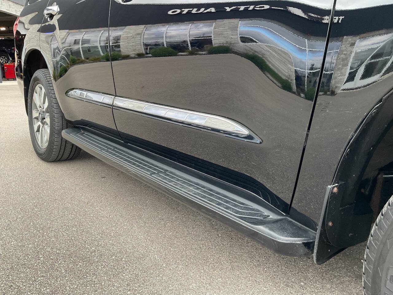 Used 2018 Toyota Sequoia Limited w/ Safety & Convenience Package AWD/4WD image 65