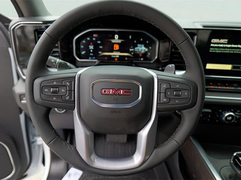 New 2026 GMC Sierra 1500 SLT image 11