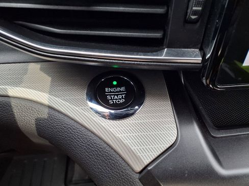 Certified 2020 Ford Explorer XLT w/ Equipment Group 202A image 28