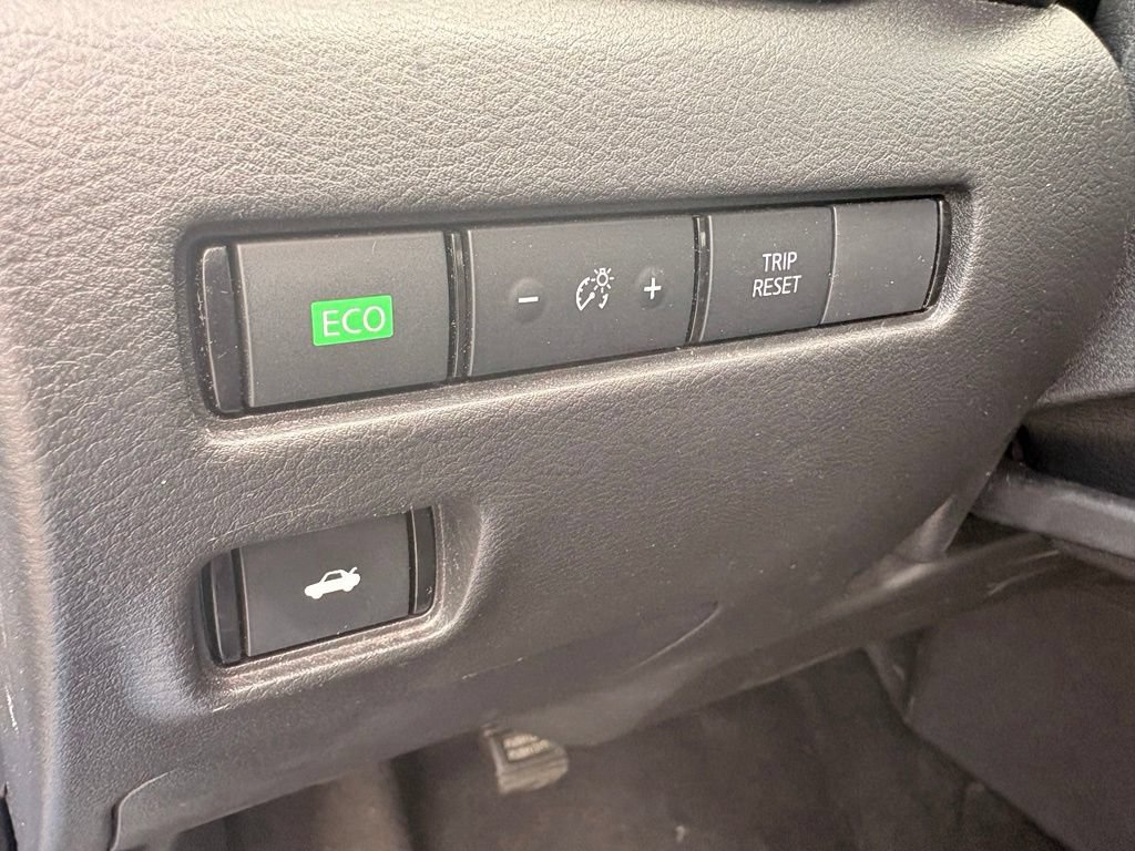 Used 2025 Nissan Sentra SV FWD image 12