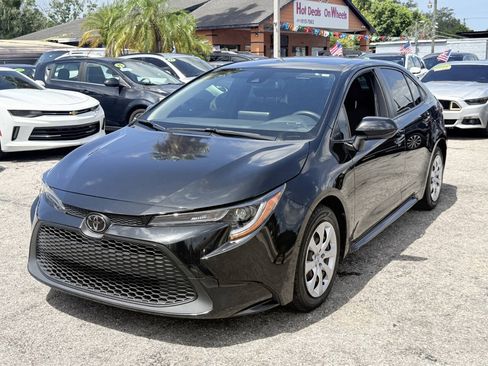 Used 2022 Toyota Corolla LE FWD image 3