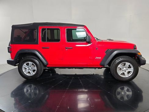 Used 2018 Jeep Wrangler Unlimited Sport S AWD/4WD image 7