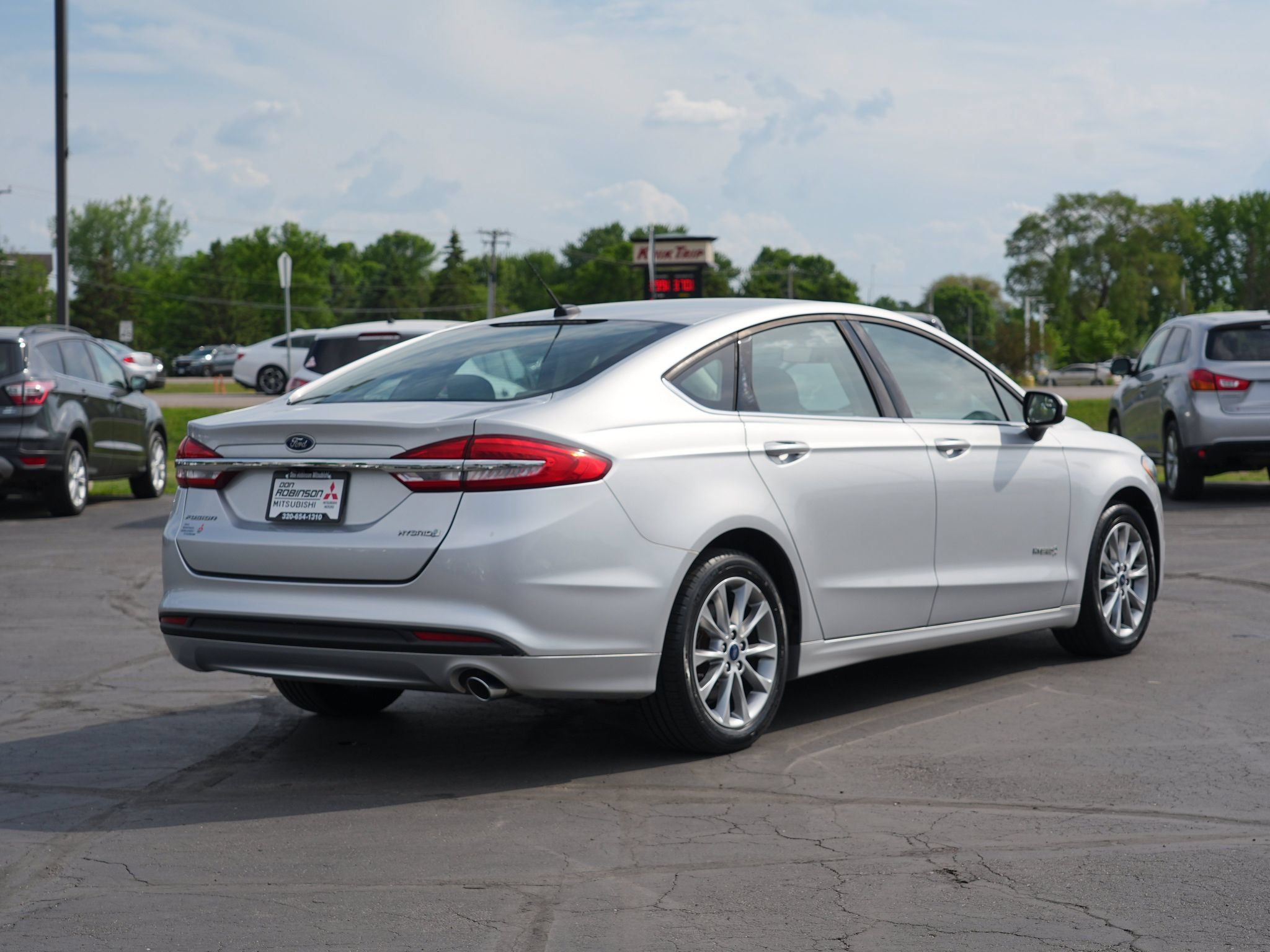 Used 2017 Ford Fusion S FWD image 3