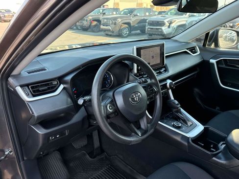 Used 2024 Toyota RAV4 LE AWD/4WD image 10