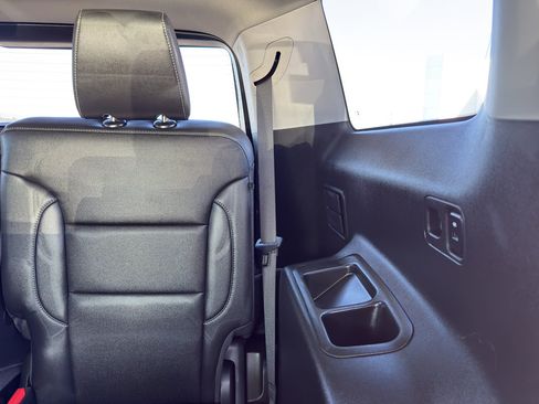 Used 2023 GMC Acadia SLT w/ Elevation Edition image 35