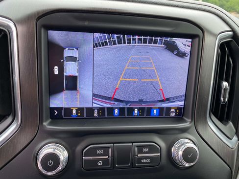 Used 2022 GMC Sierra 2500 AT4 w/ AT4 Preferred Package image 16